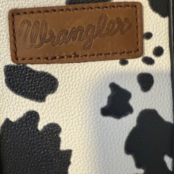 NWT Leather Cow print Wrangler Black and White Women's Bag or cross body - Picture 10 of 10